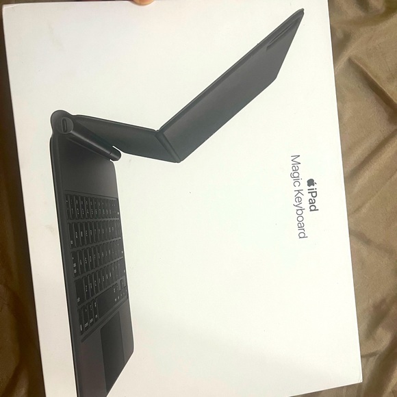 Apple Magic Keyboard (ipad Air 4th&5thgen,ipad pro 11 inch 1st & 2nd generation) - Picture 4 of 6